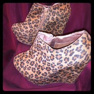 Eye Candies leopard print booties